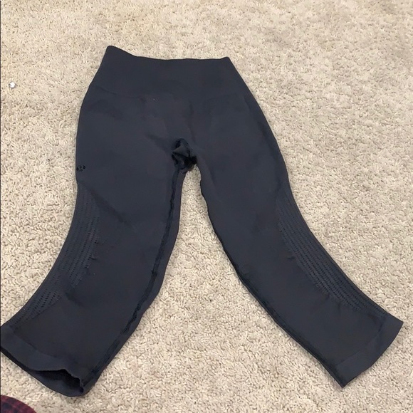 Lululemon yoga tights - Picture 1 of 3